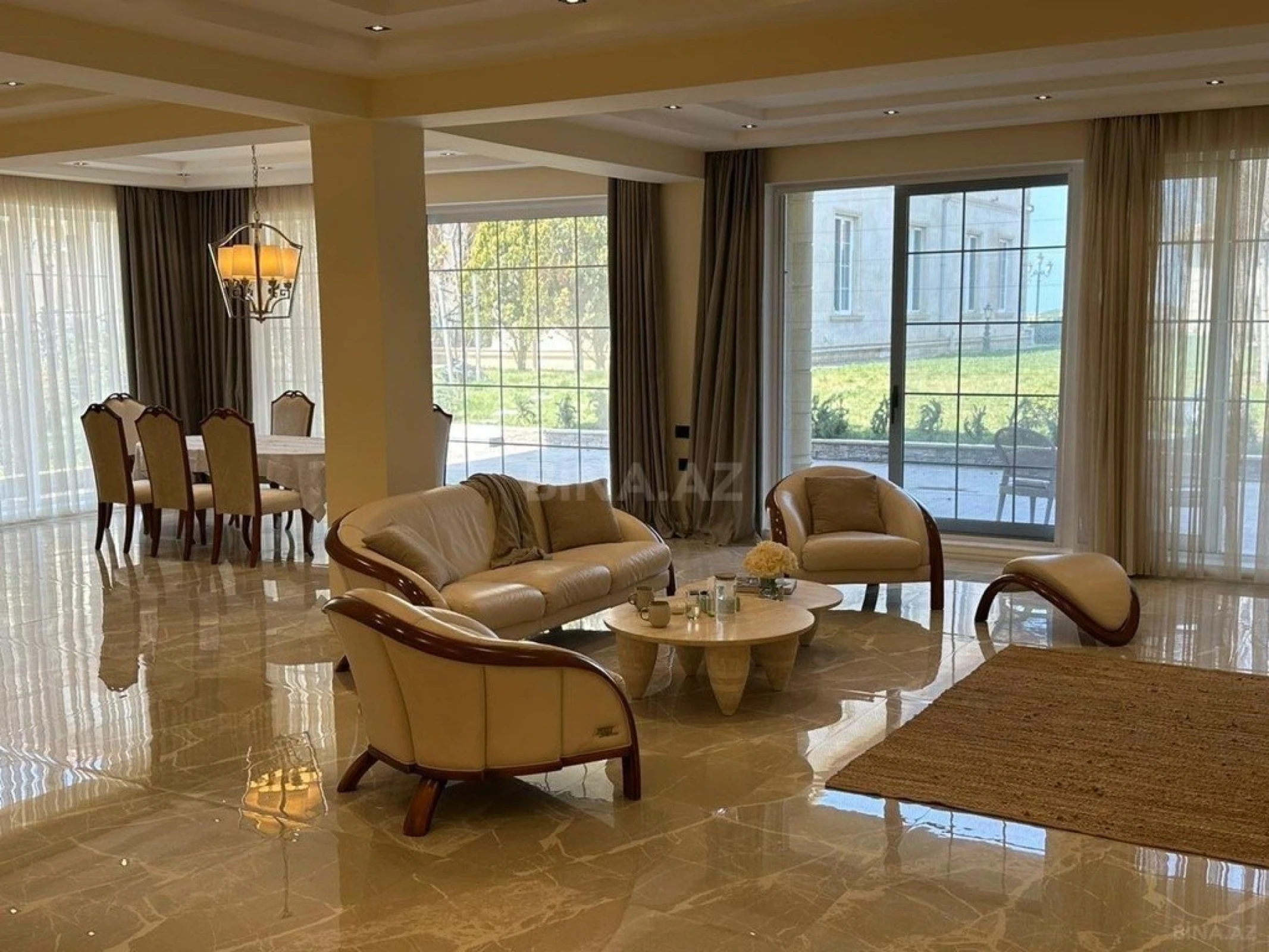 Kirayə verilir 8 otaqlı həyət evi 600 m²