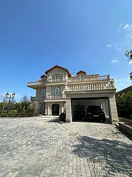 Kirayə verilir 8 otaqlı həyət evi 600 m²