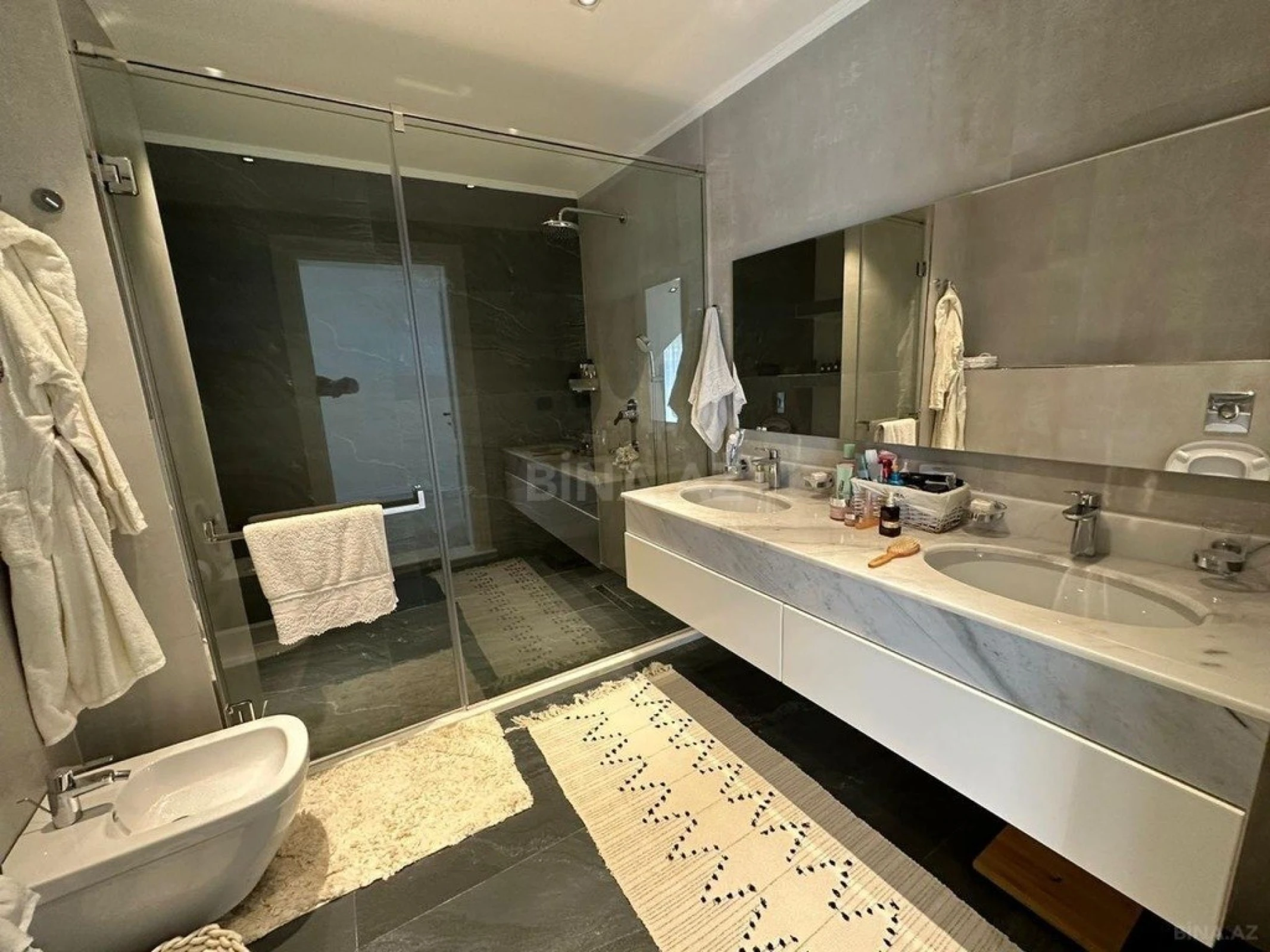 Kirayə verilir 8 otaqlı həyət evi 600 m²