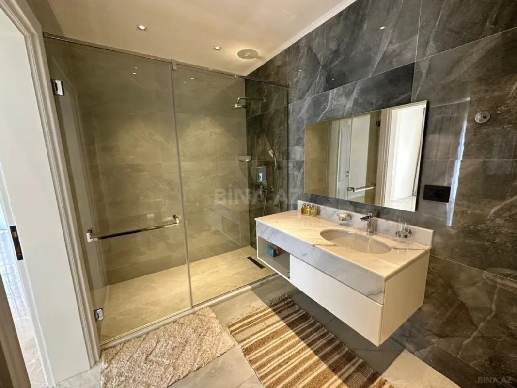 Kirayə verilir 8 otaqlı həyət evi 600 m²