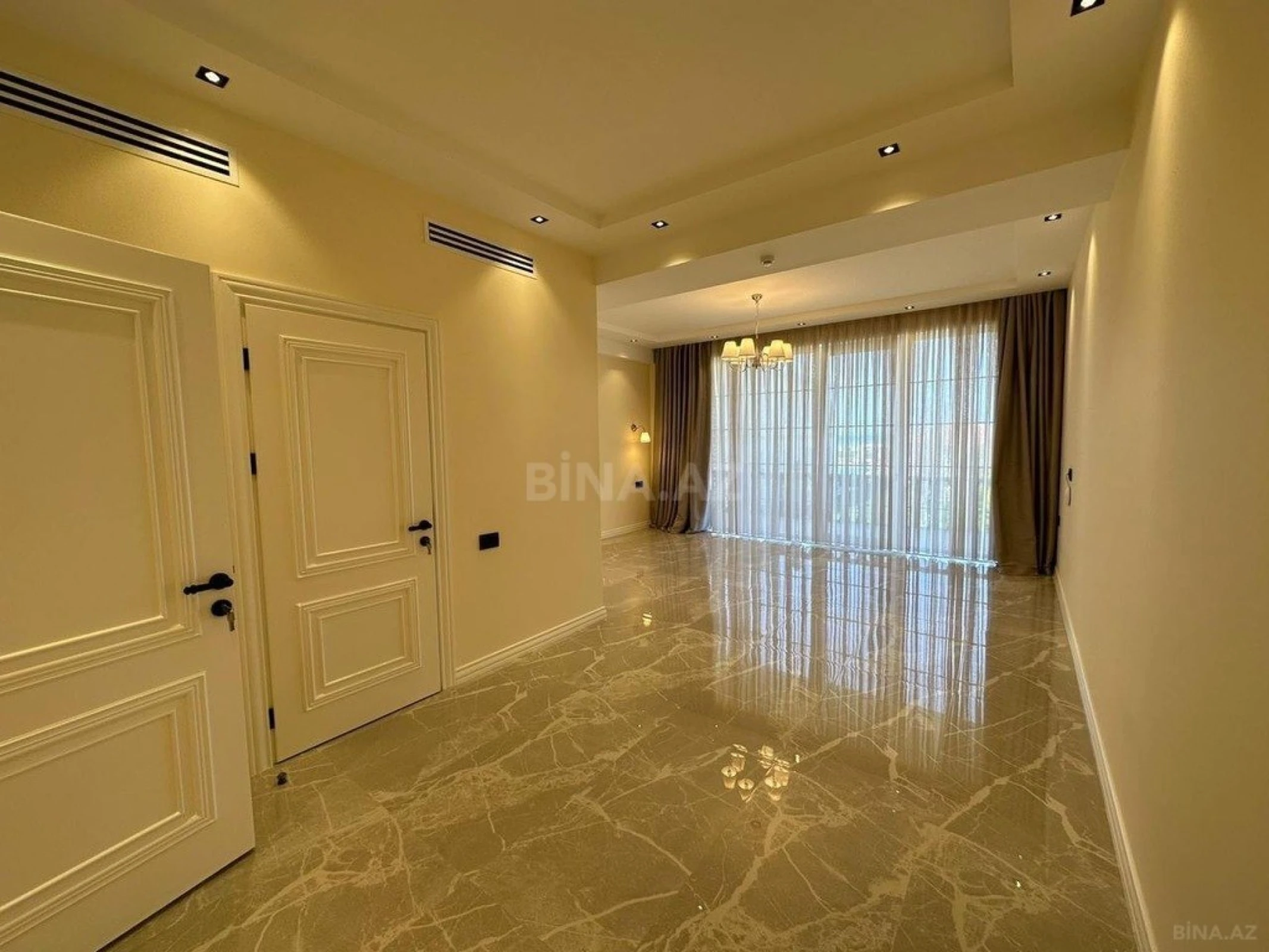 Kirayə verilir 8 otaqlı həyət evi 600 m²