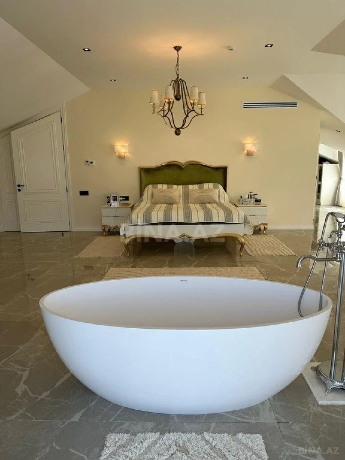 Kirayə verilir 8 otaqlı həyət evi 600 m²