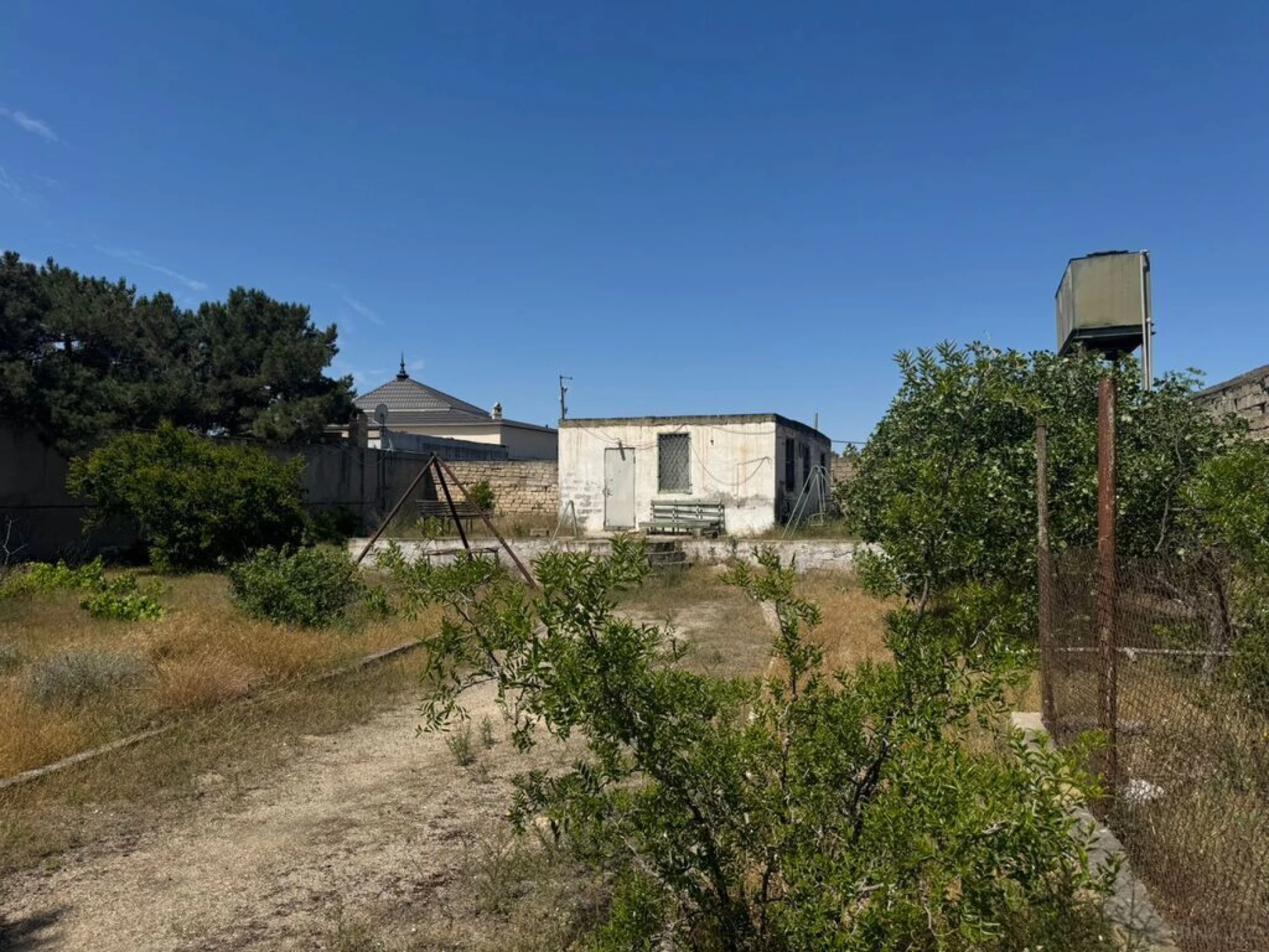 Satılır torpaq sahəsi 12 m²