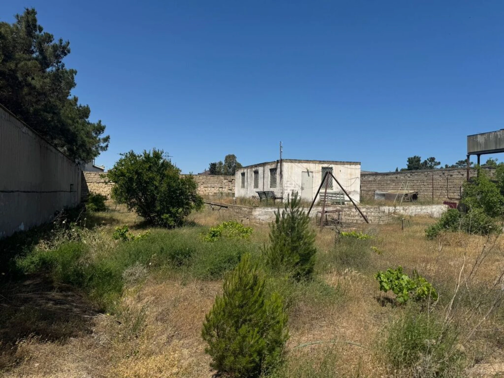 Satılır torpaq sahəsi 12 m²