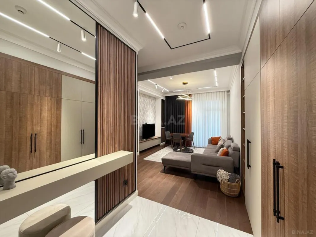 Kirayə verilir 2 otaqlı mənzil 68 m²