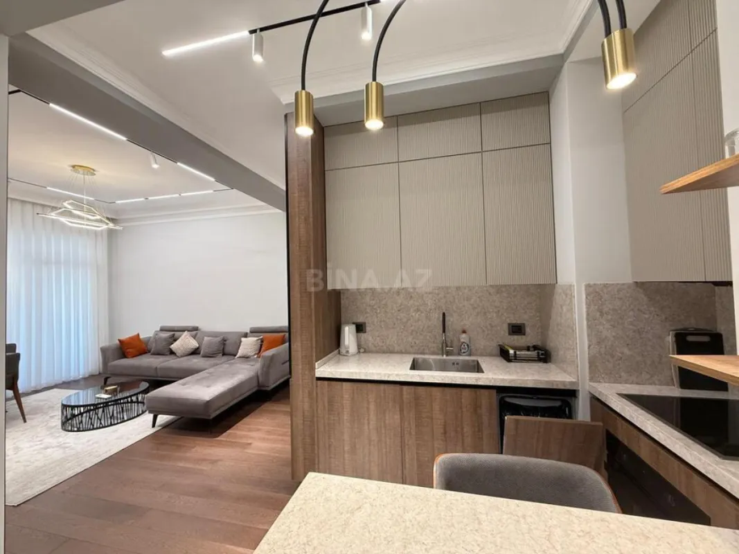 Kirayə verilir 2 otaqlı mənzil 68 m²