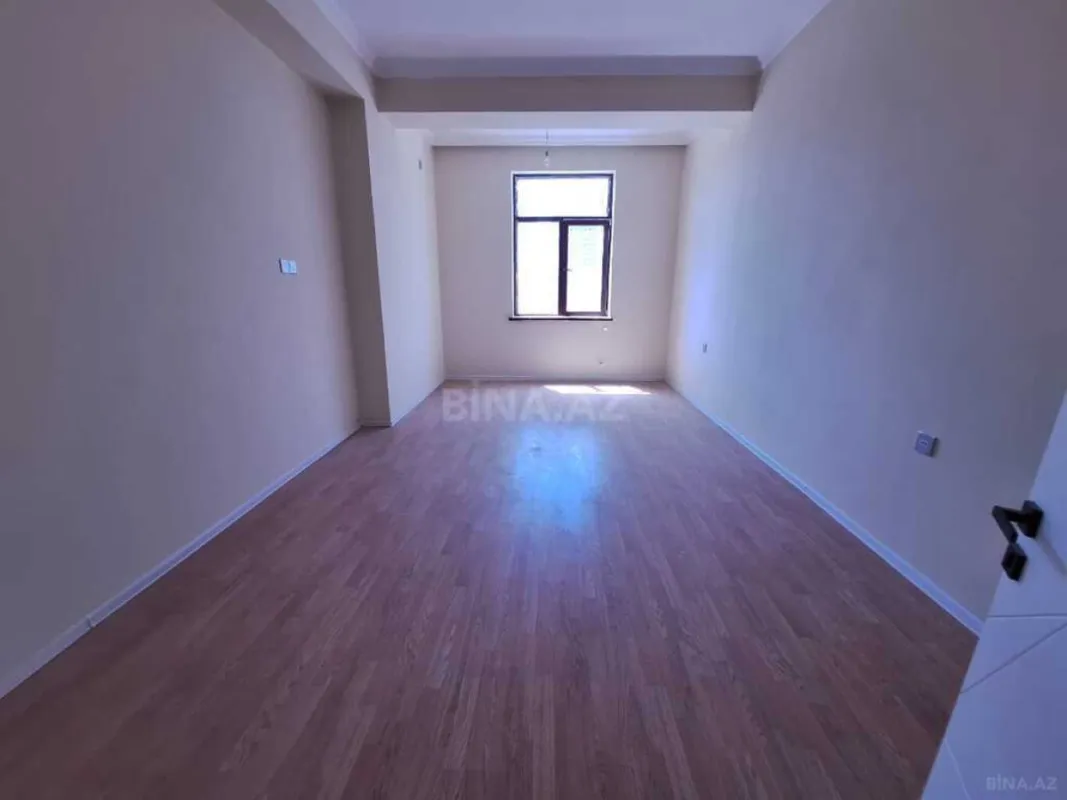 Satılır 4 otaqlı mənzil 129 m²