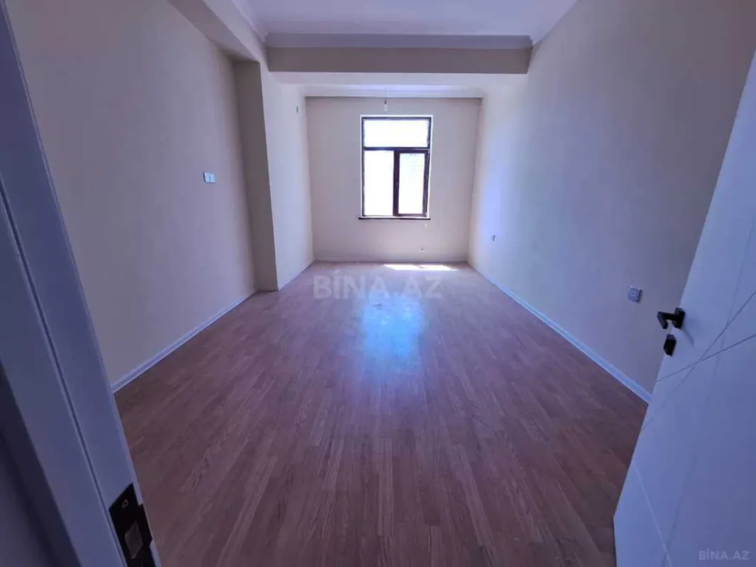 Satılır 4 otaqlı mənzil 129 m²