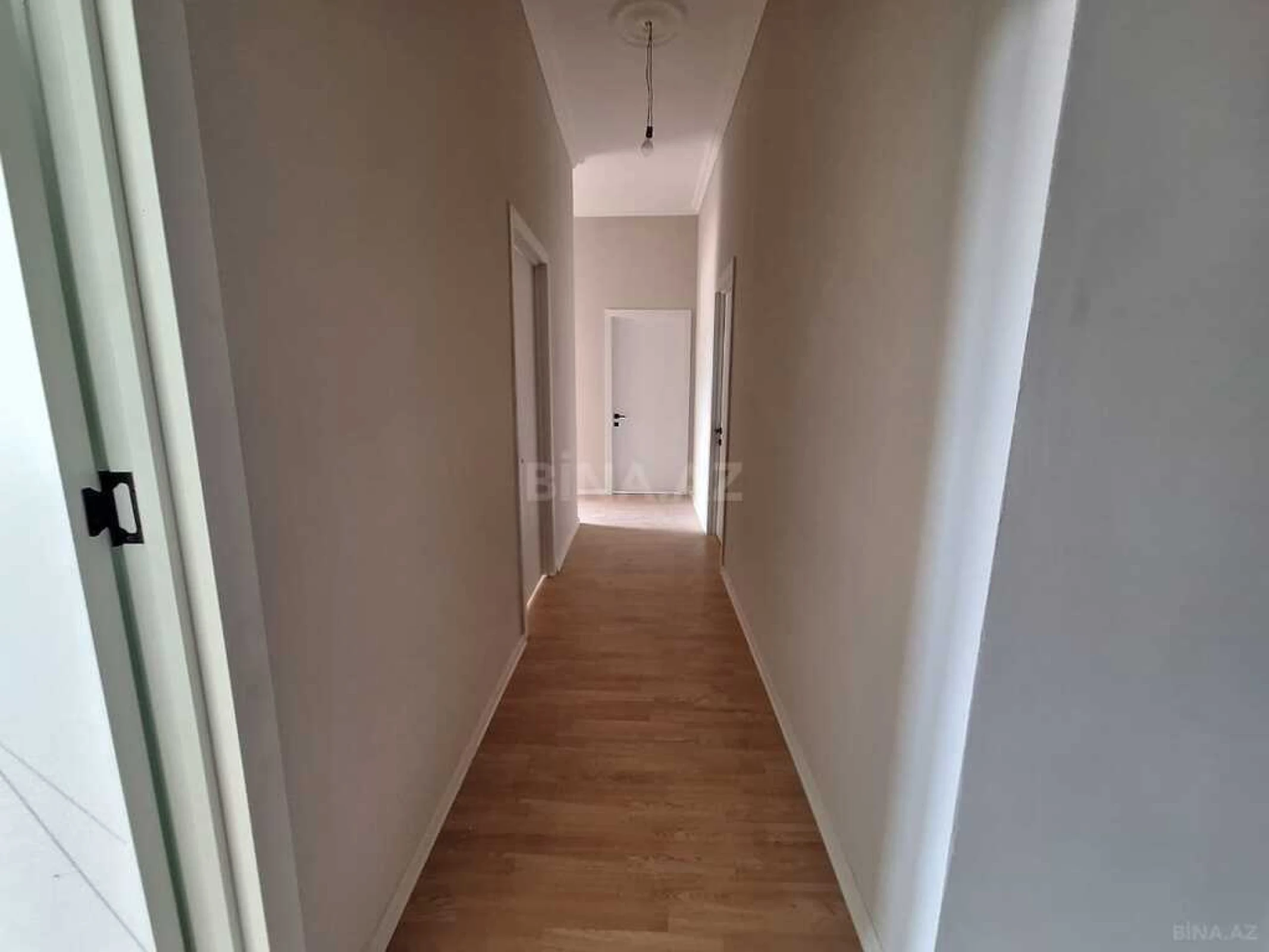 Satılır 4 otaqlı mənzil 129 m²
