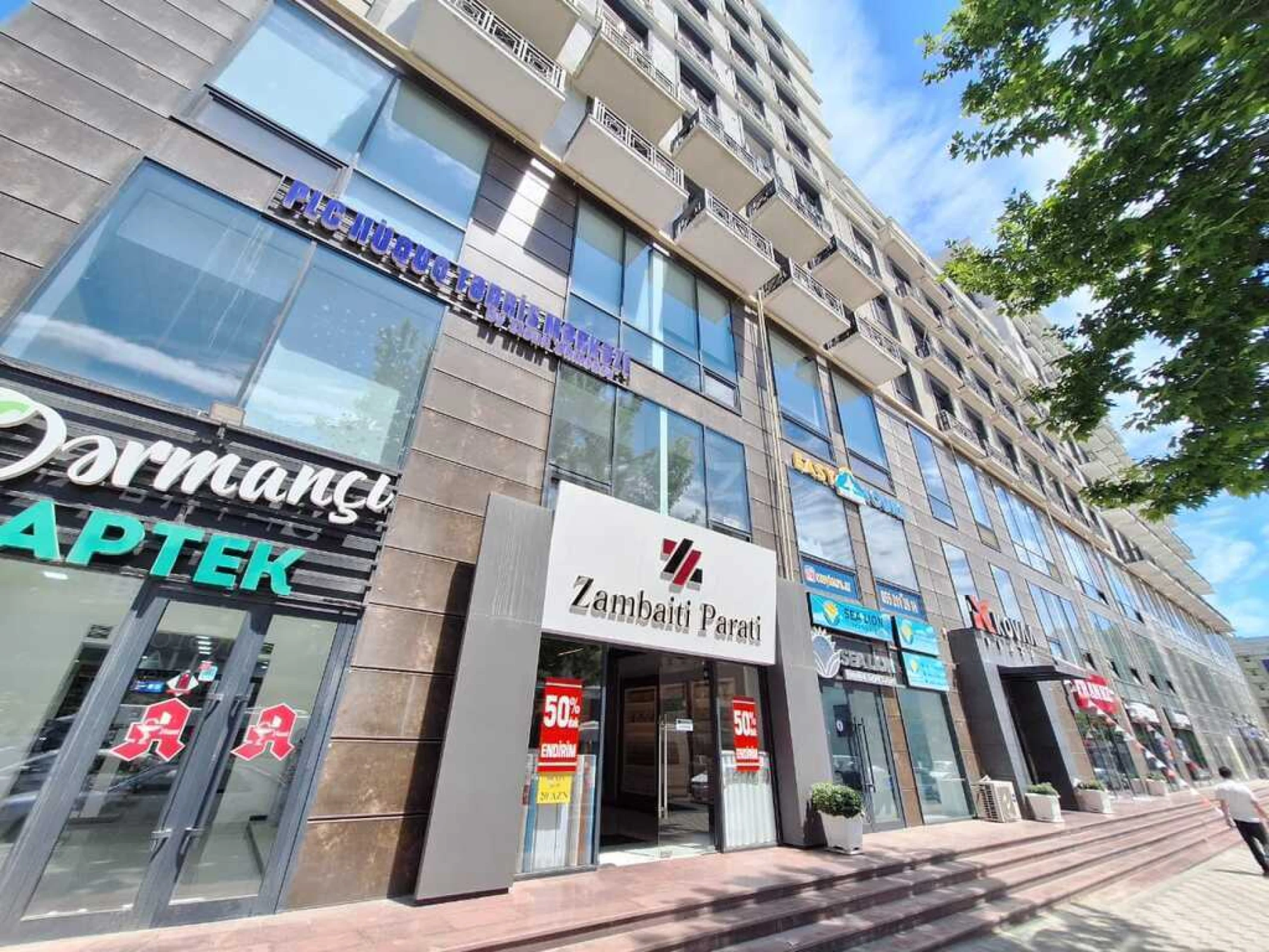 Satılır 4 otaqlı mənzil 129 m²