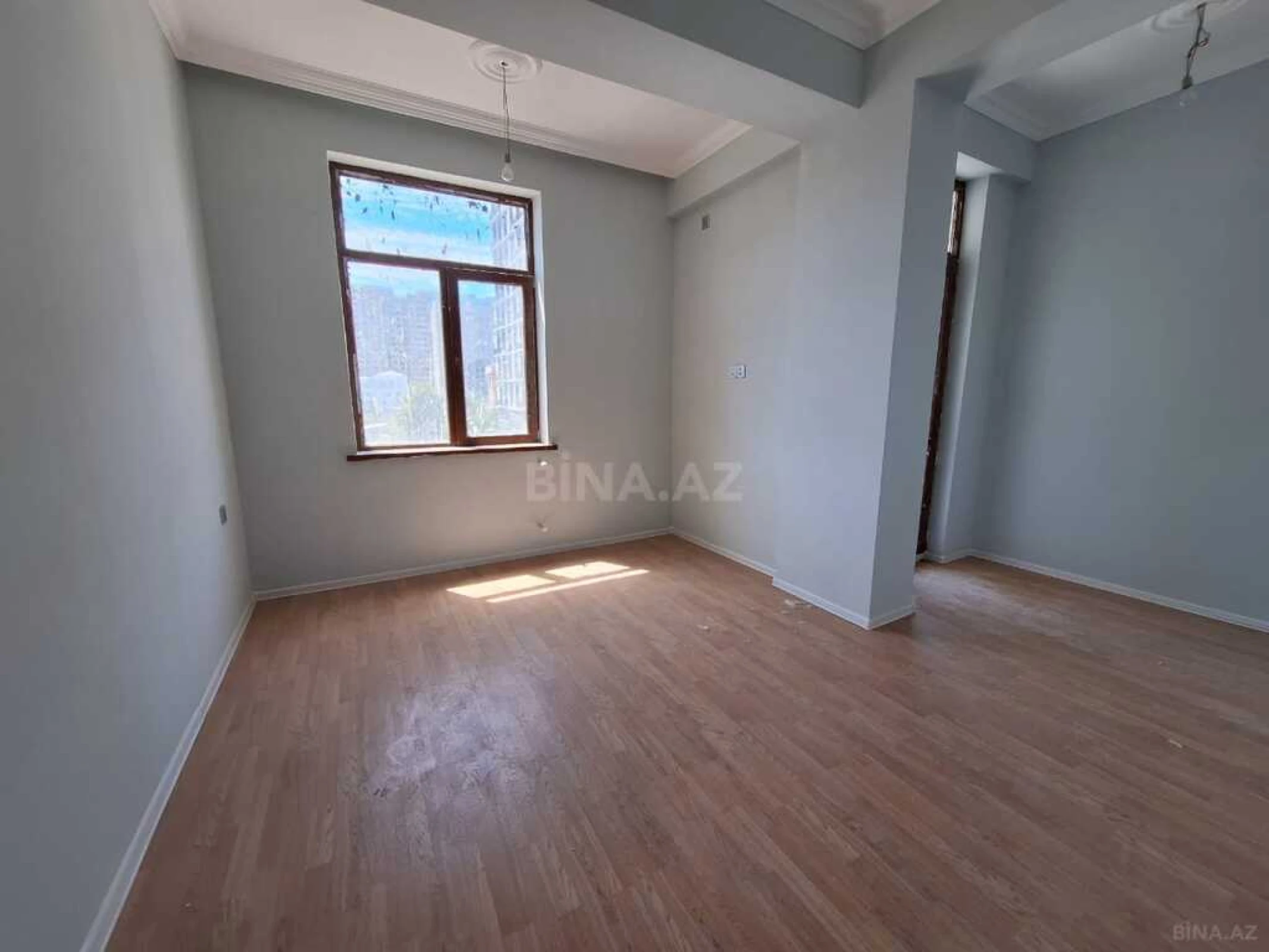 Satılır 4 otaqlı mənzil 129 m²