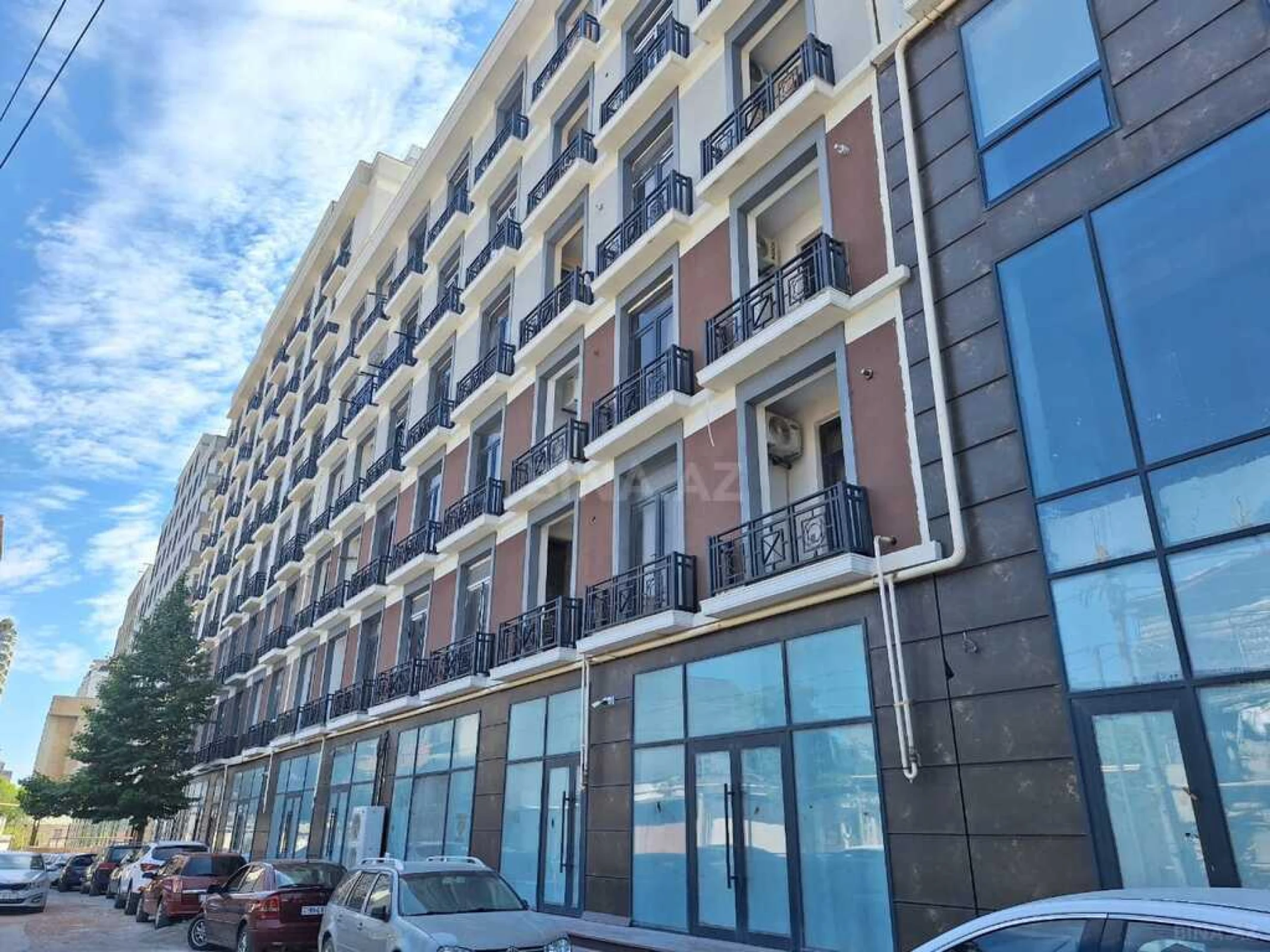 Satılır 4 otaqlı mənzil 129 m²