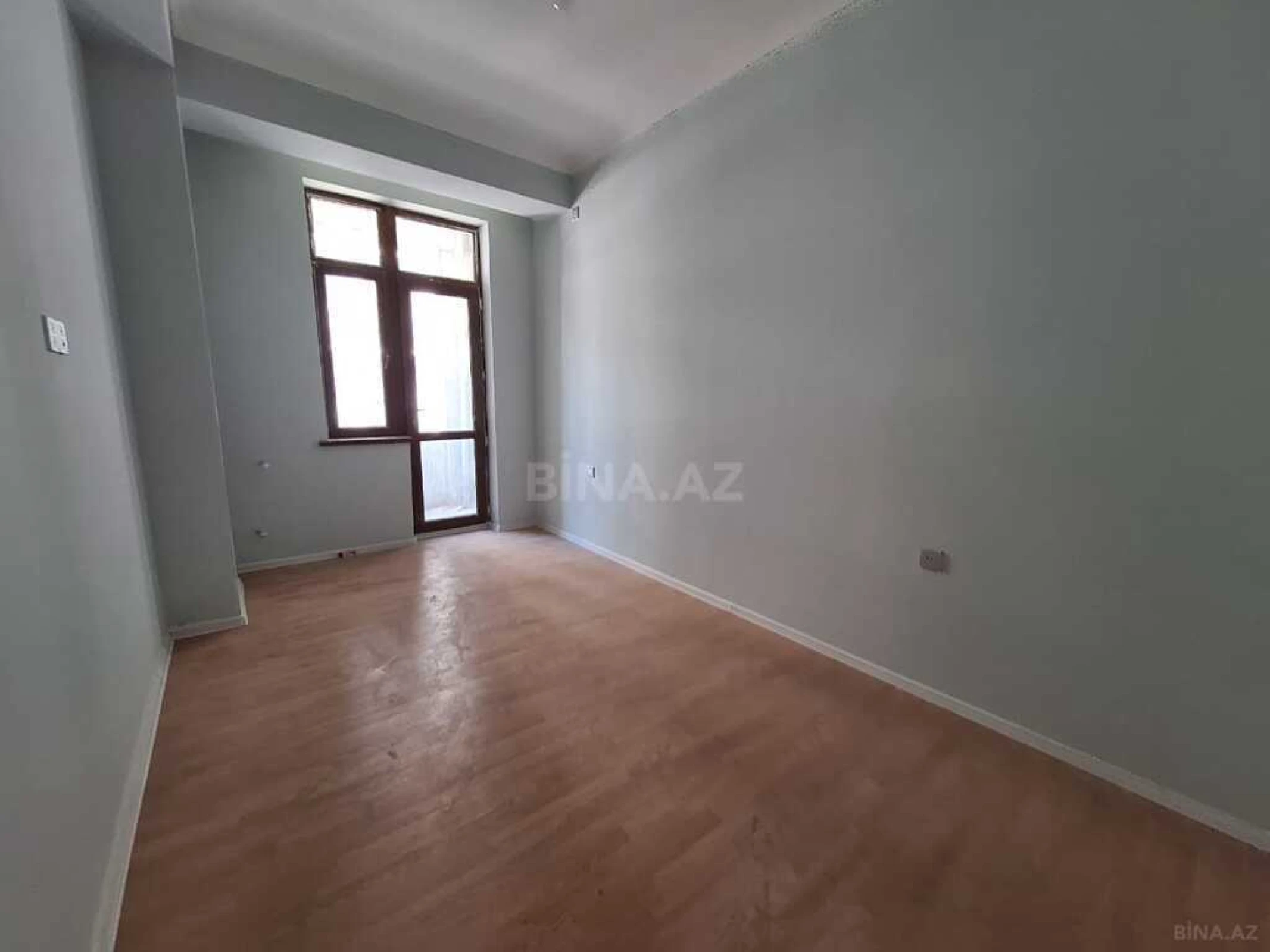 Satılır 4 otaqlı mənzil 129 m²