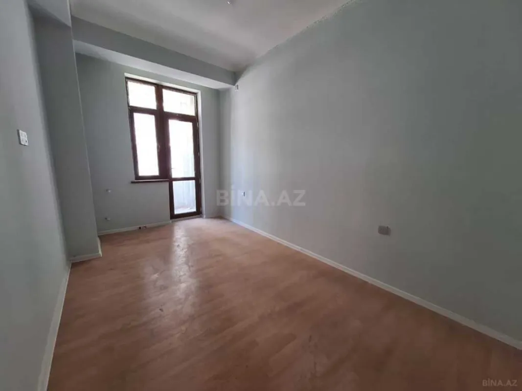 Satılır 4 otaqlı mənzil 129 m²