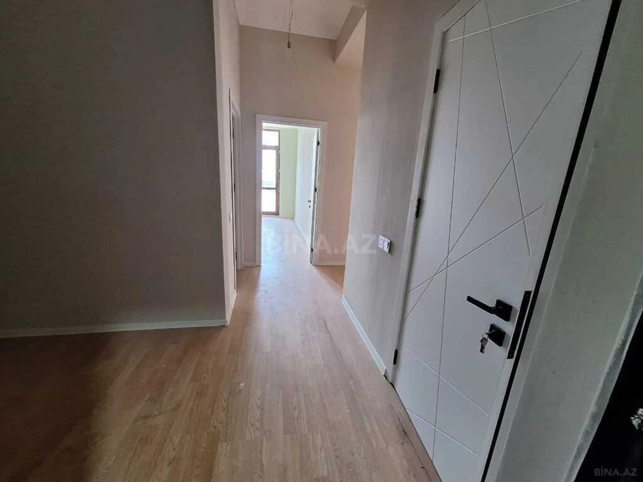 Satılır 4 otaqlı mənzil 129 m²