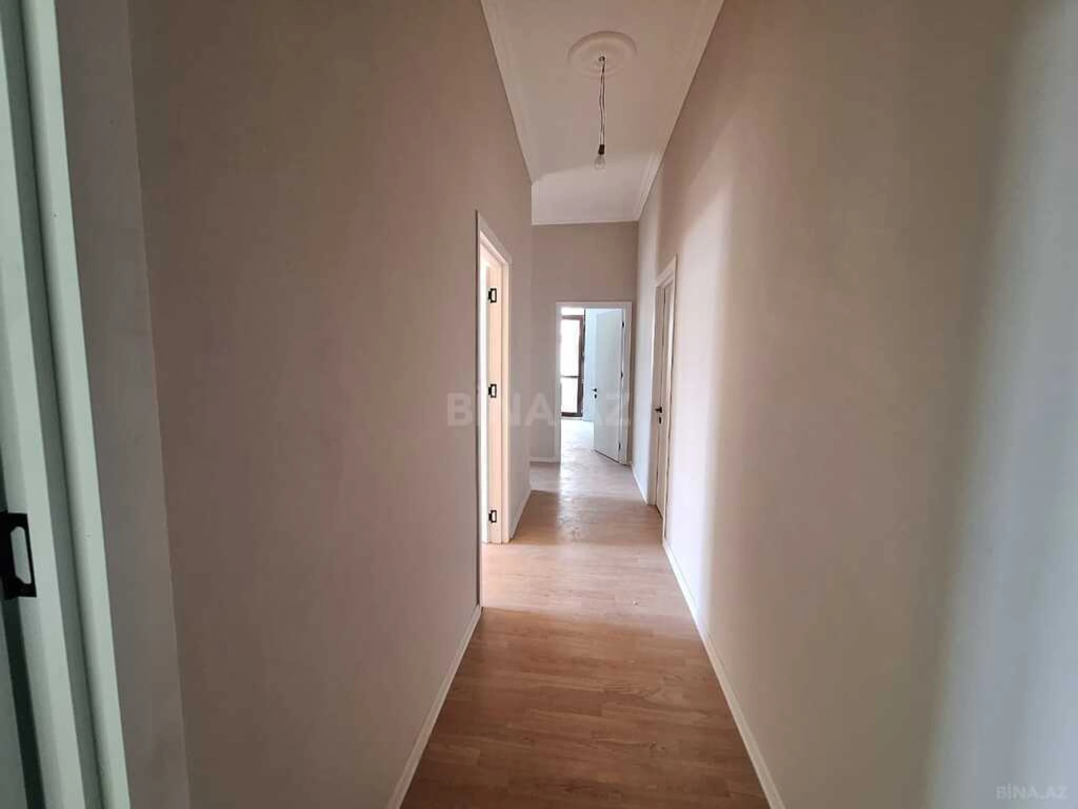 Satılır 4 otaqlı mənzil 129 m²