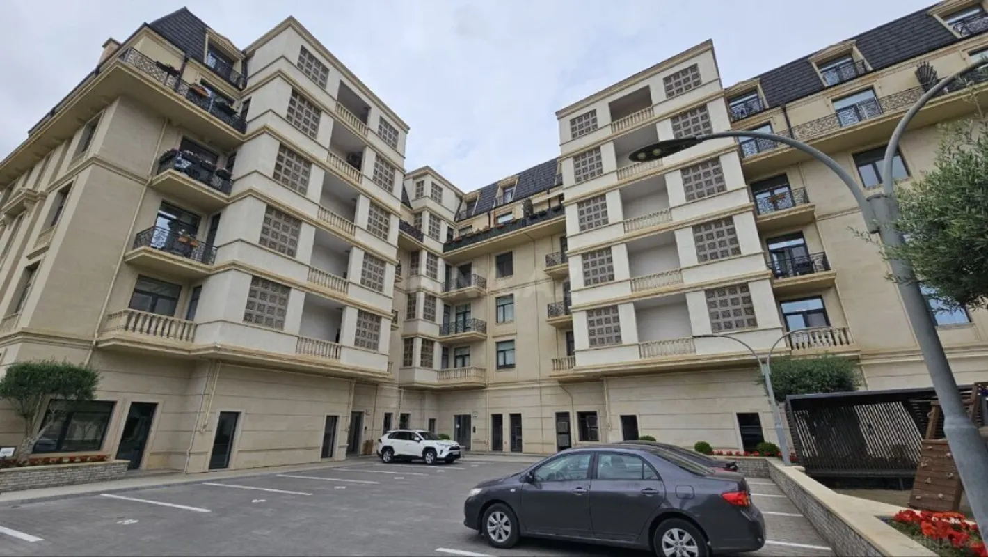 Kirayə verilir 3 otaqlı mənzil 127 m²