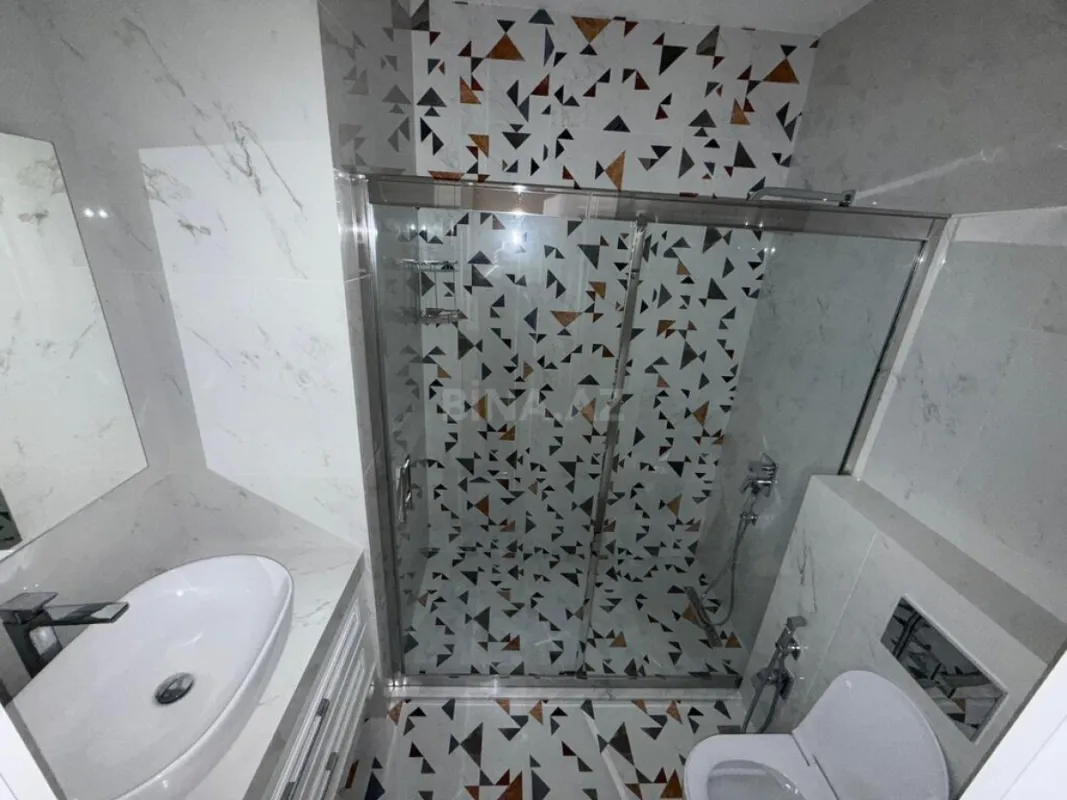 Kirayə verilir 3 otaqlı mənzil 127 m²