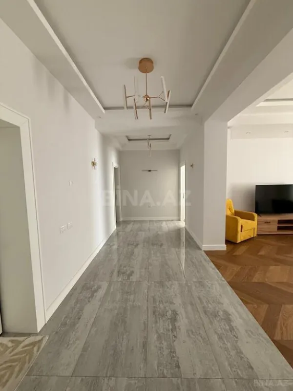 Kirayə verilir 3 otaqlı mənzil 127 m²