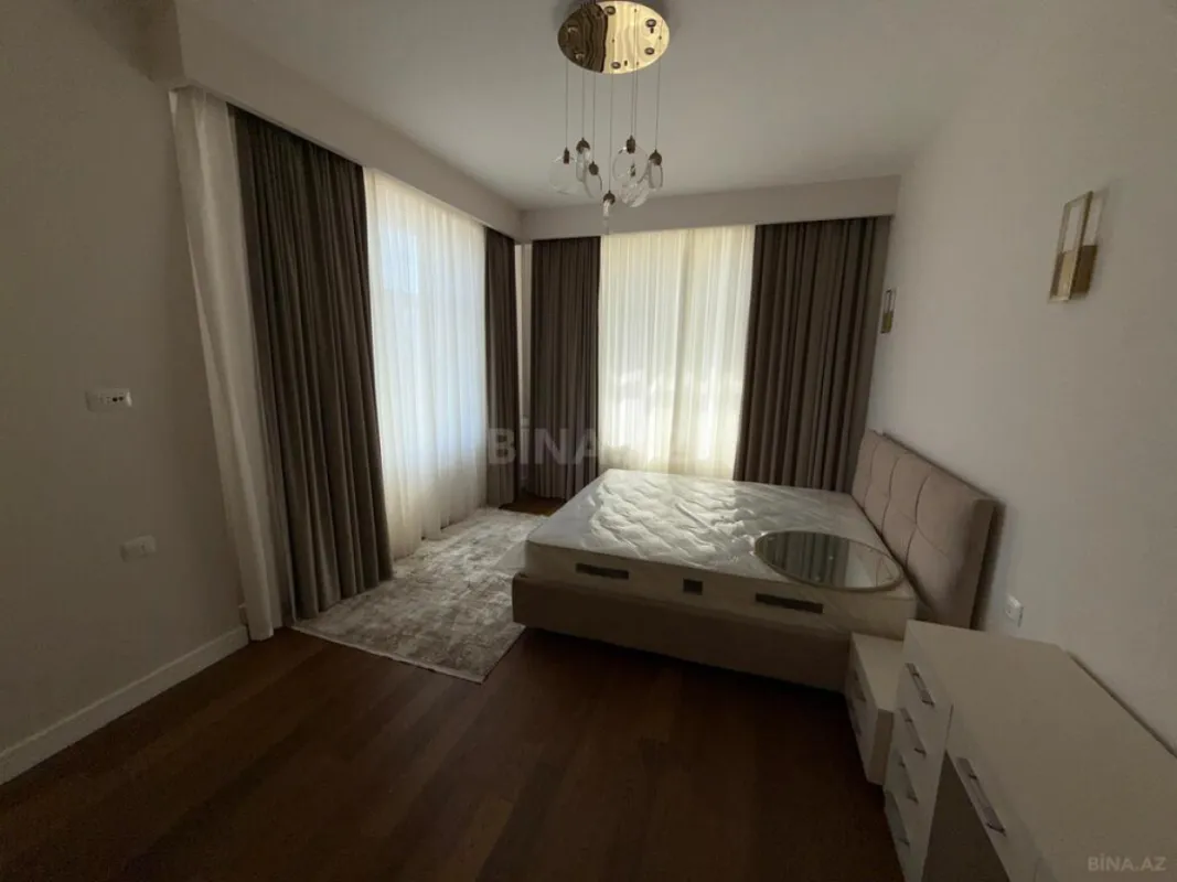 Kirayə verilir 3 otaqlı mənzil 127 m²