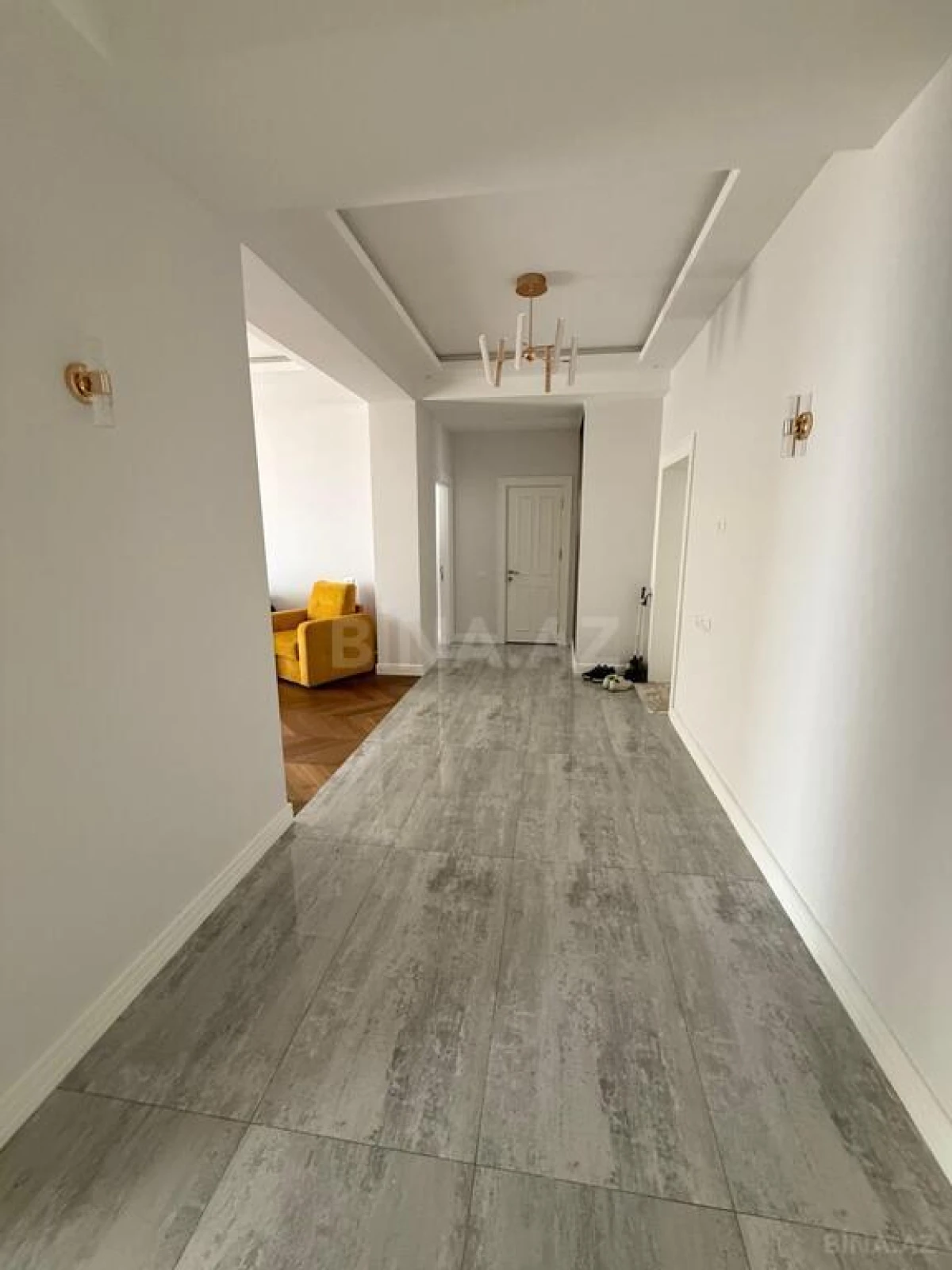 Kirayə verilir 3 otaqlı mənzil 127 m²