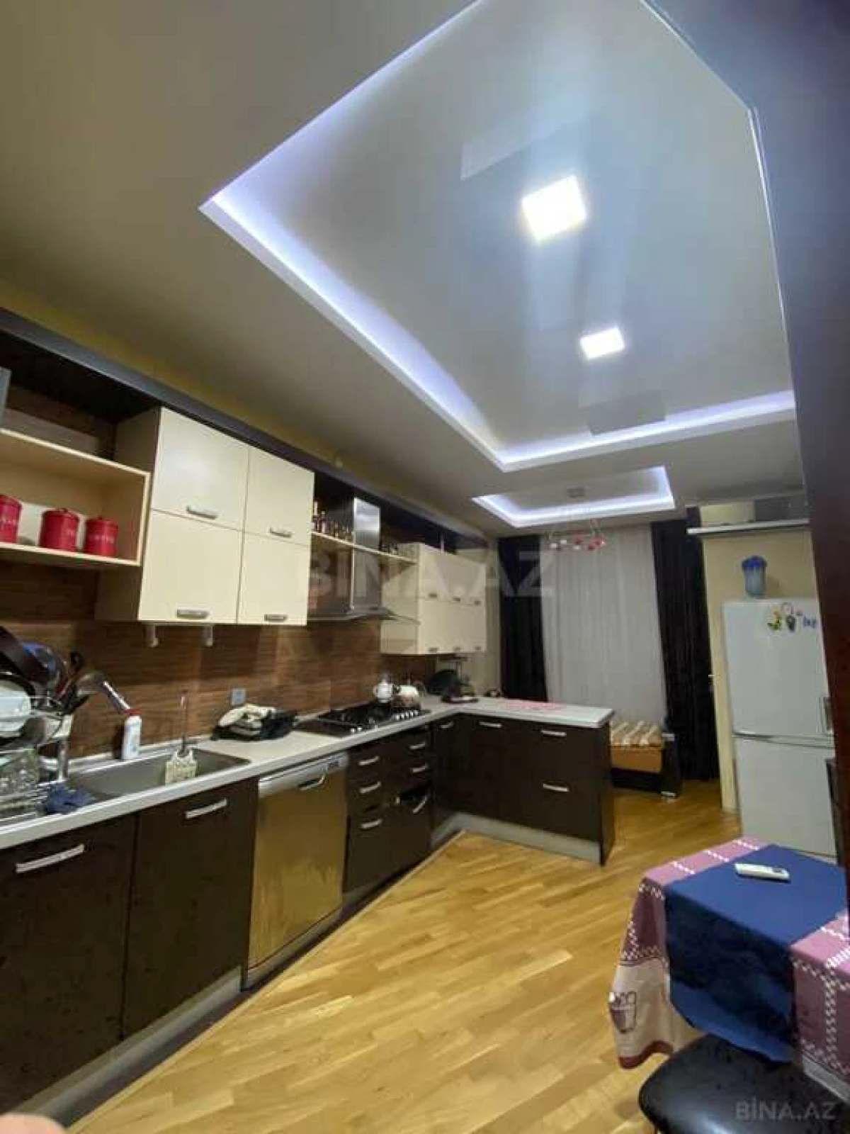 Satılır 3 otaqlı mənzil 110 m²