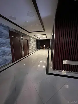 Satılır 5 otaqlı mənzil 324 m²