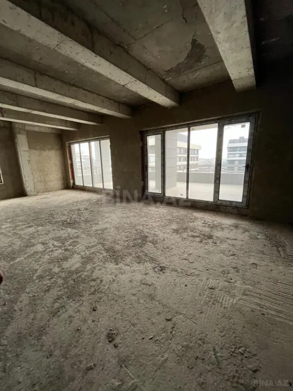 Satılır 5 otaqlı mənzil 324 m²