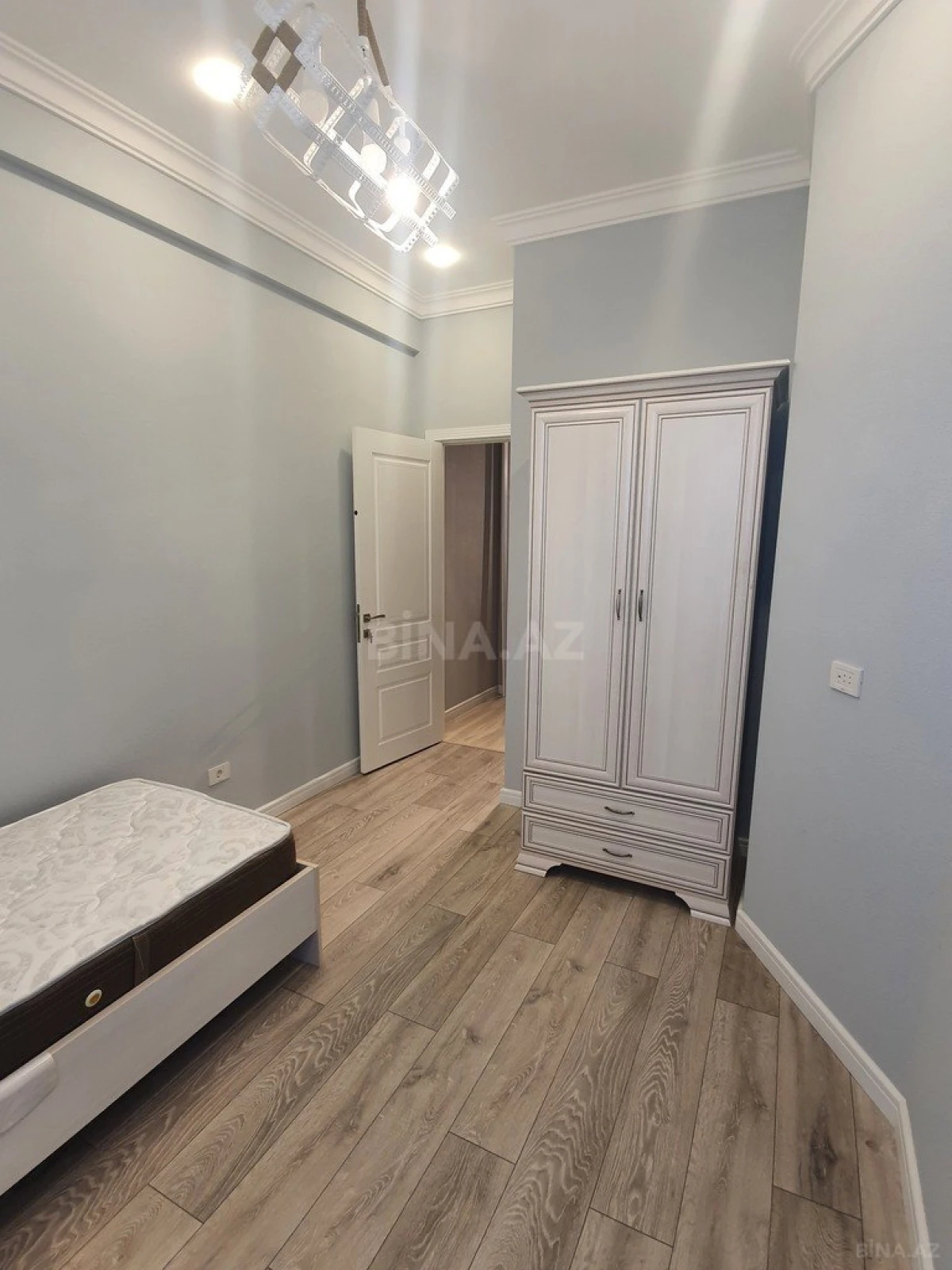 Kirayə verilir 3 otaqlı mənzil 100 m²