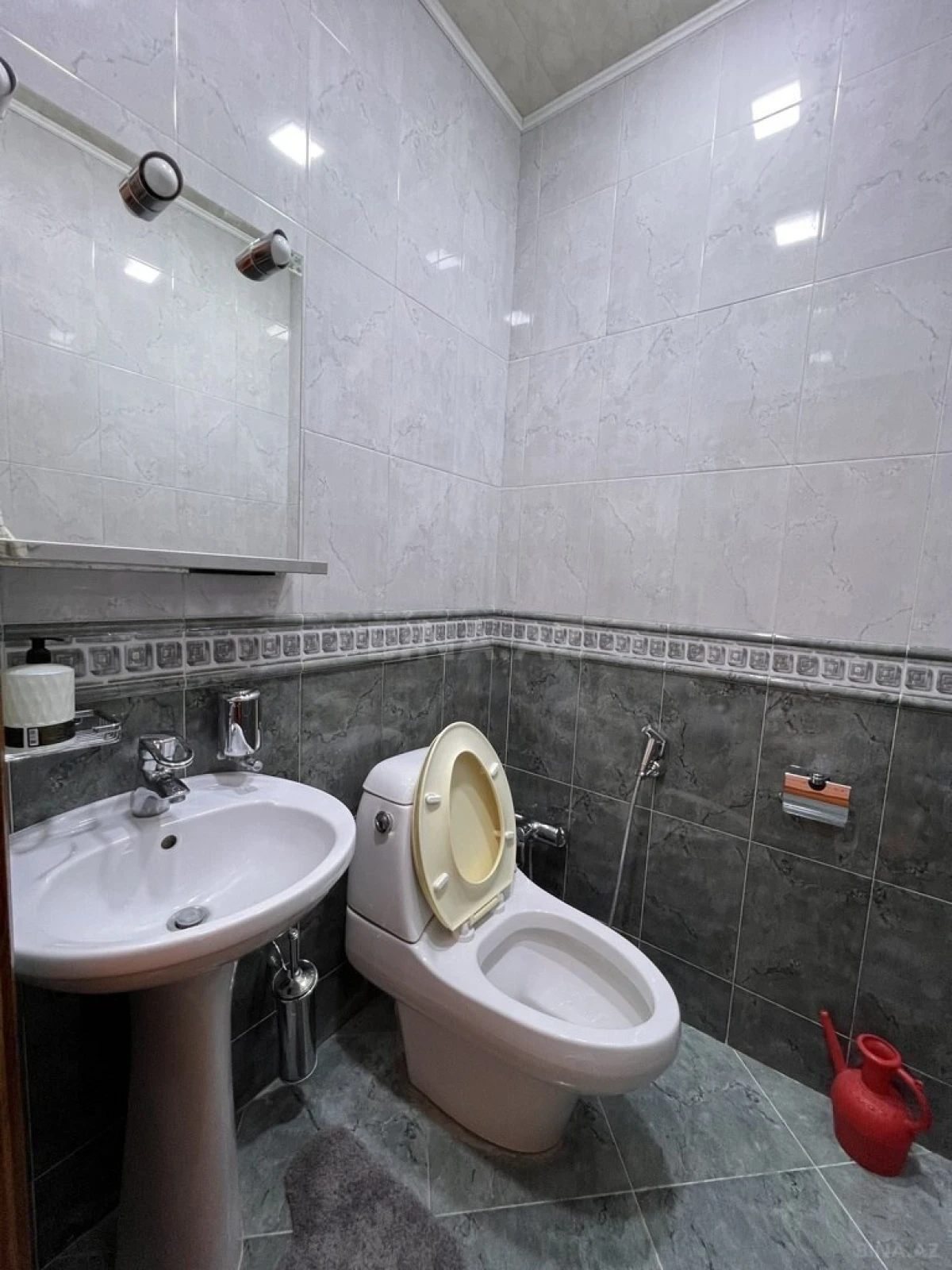 Kirayə verilir 4 otaqlı mənzil 230 m²