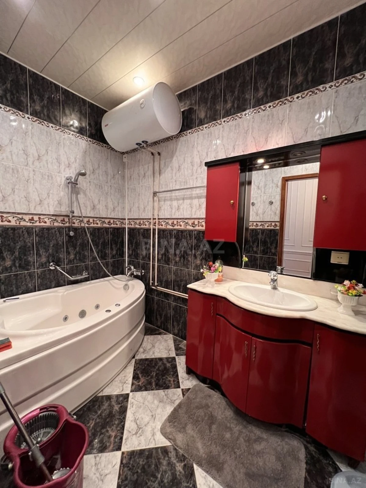 Kirayə verilir 4 otaqlı mənzil 230 m²