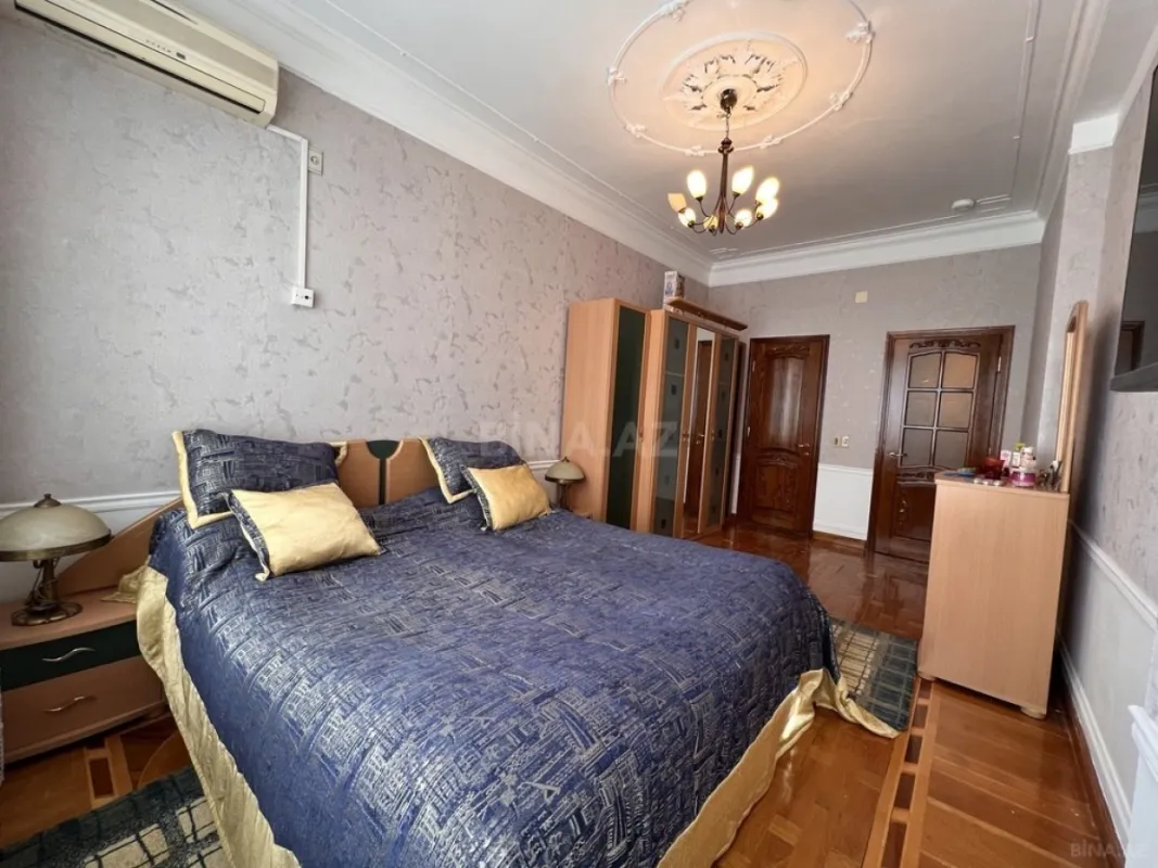 Kirayə verilir 4 otaqlı mənzil 230 m²