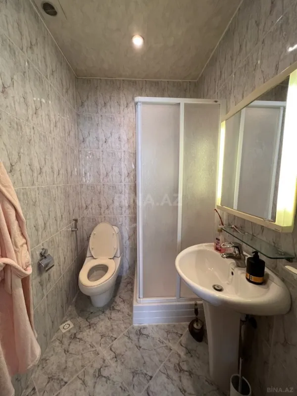 Kirayə verilir 4 otaqlı mənzil 230 m²