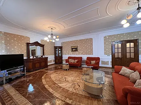 Kirayə verilir 4 otaqlı mənzil 230 m²