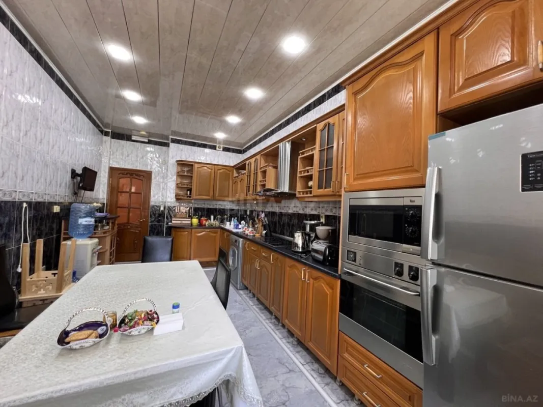 Kirayə verilir 4 otaqlı mənzil 230 m²