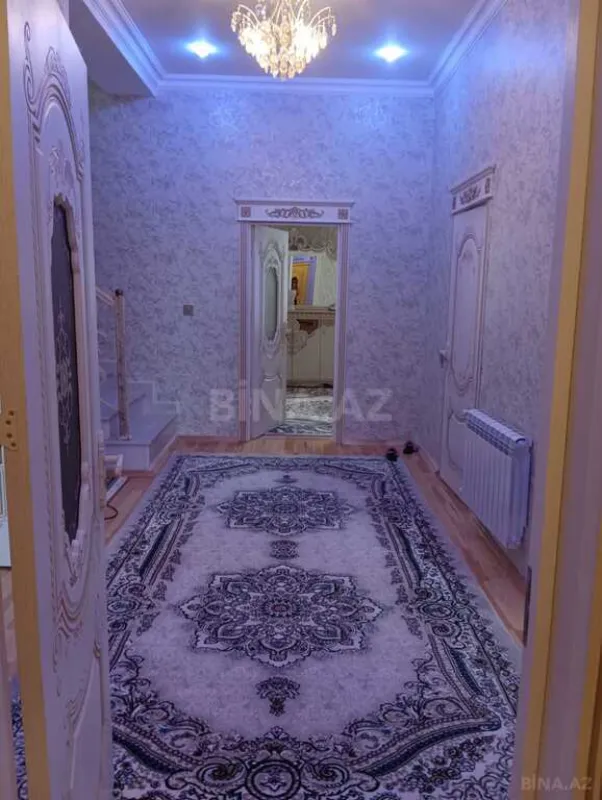 Satılır 7 otaqlı həyət evi 250 m²