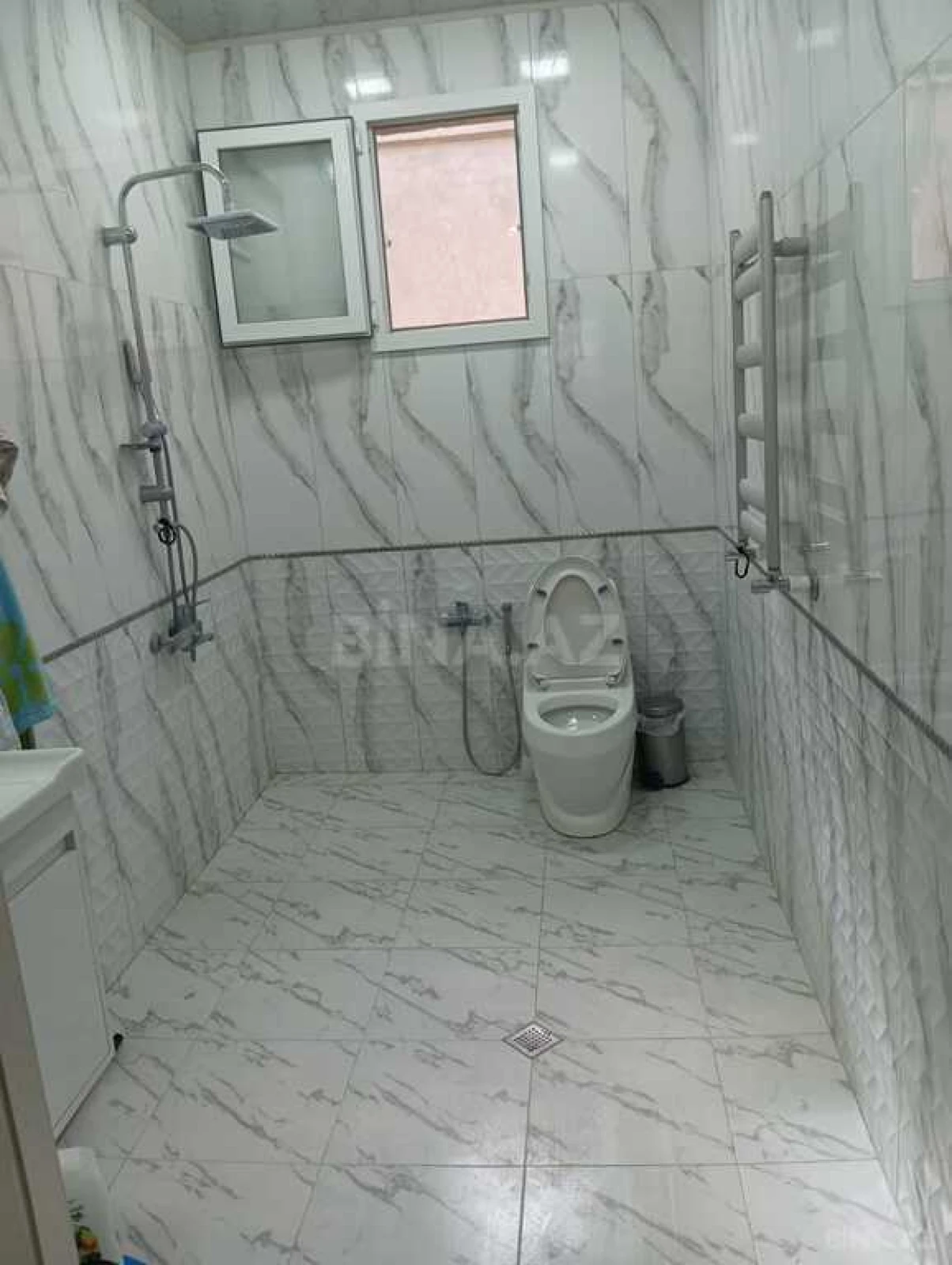 Satılır 7 otaqlı həyət evi 250 m²