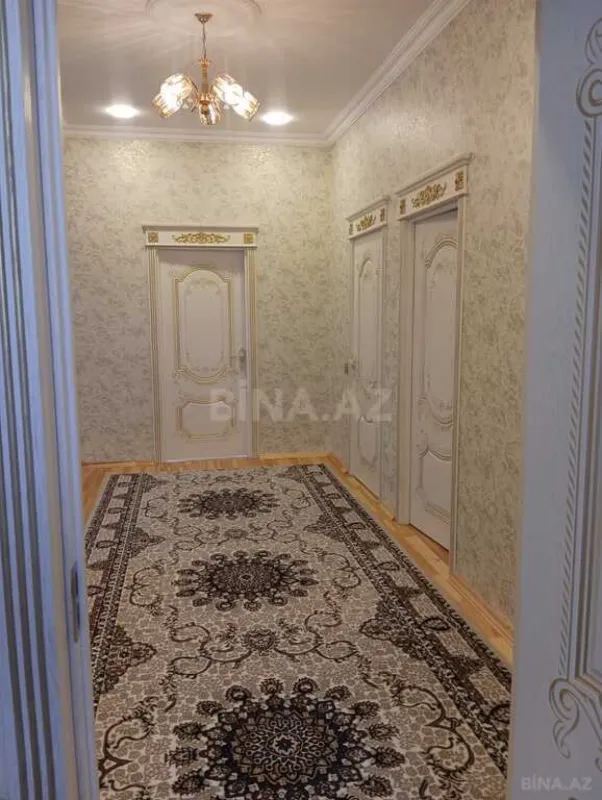Satılır 7 otaqlı həyət evi 250 m²