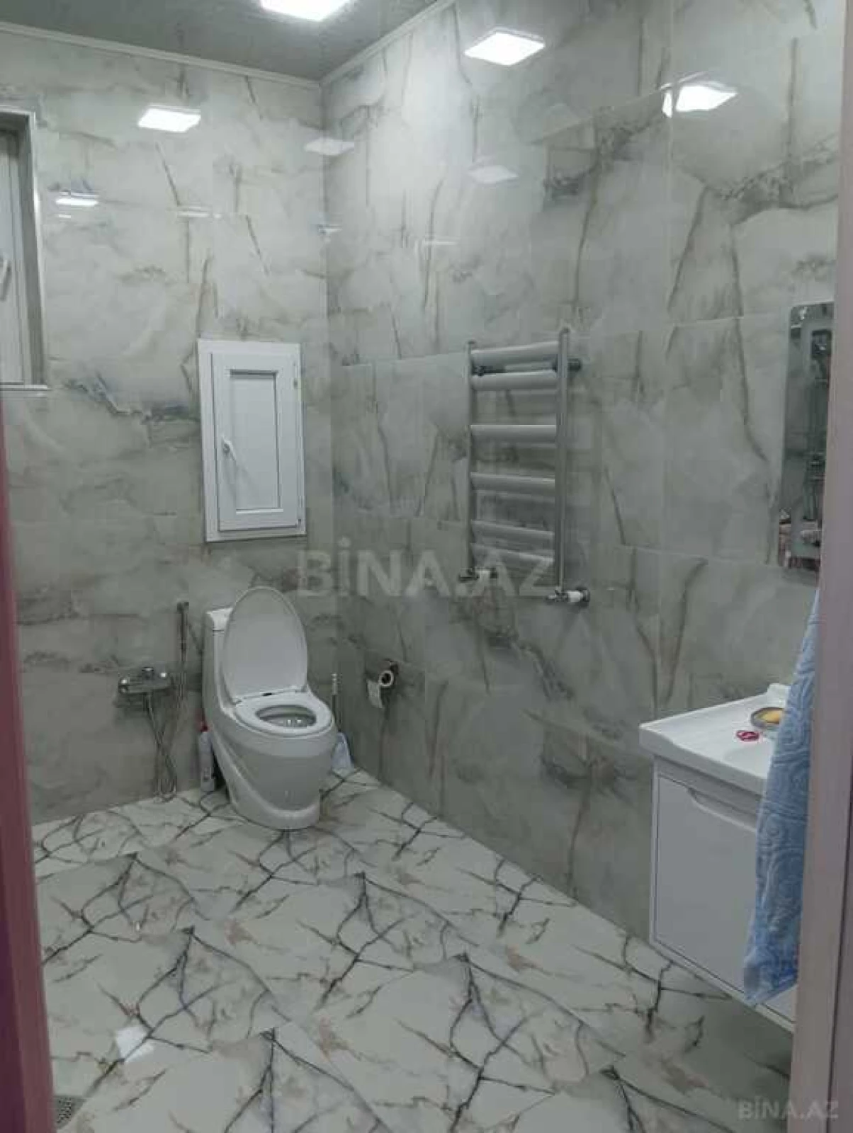 Satılır 7 otaqlı həyət evi 250 m²