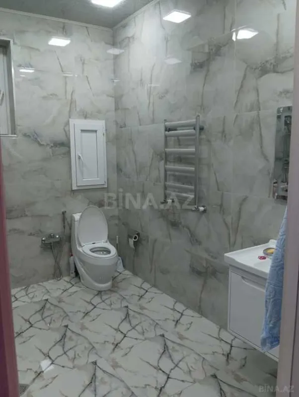 Satılır 7 otaqlı həyət evi 250 m²