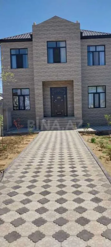 Satılır 7 otaqlı həyət evi 250 m²