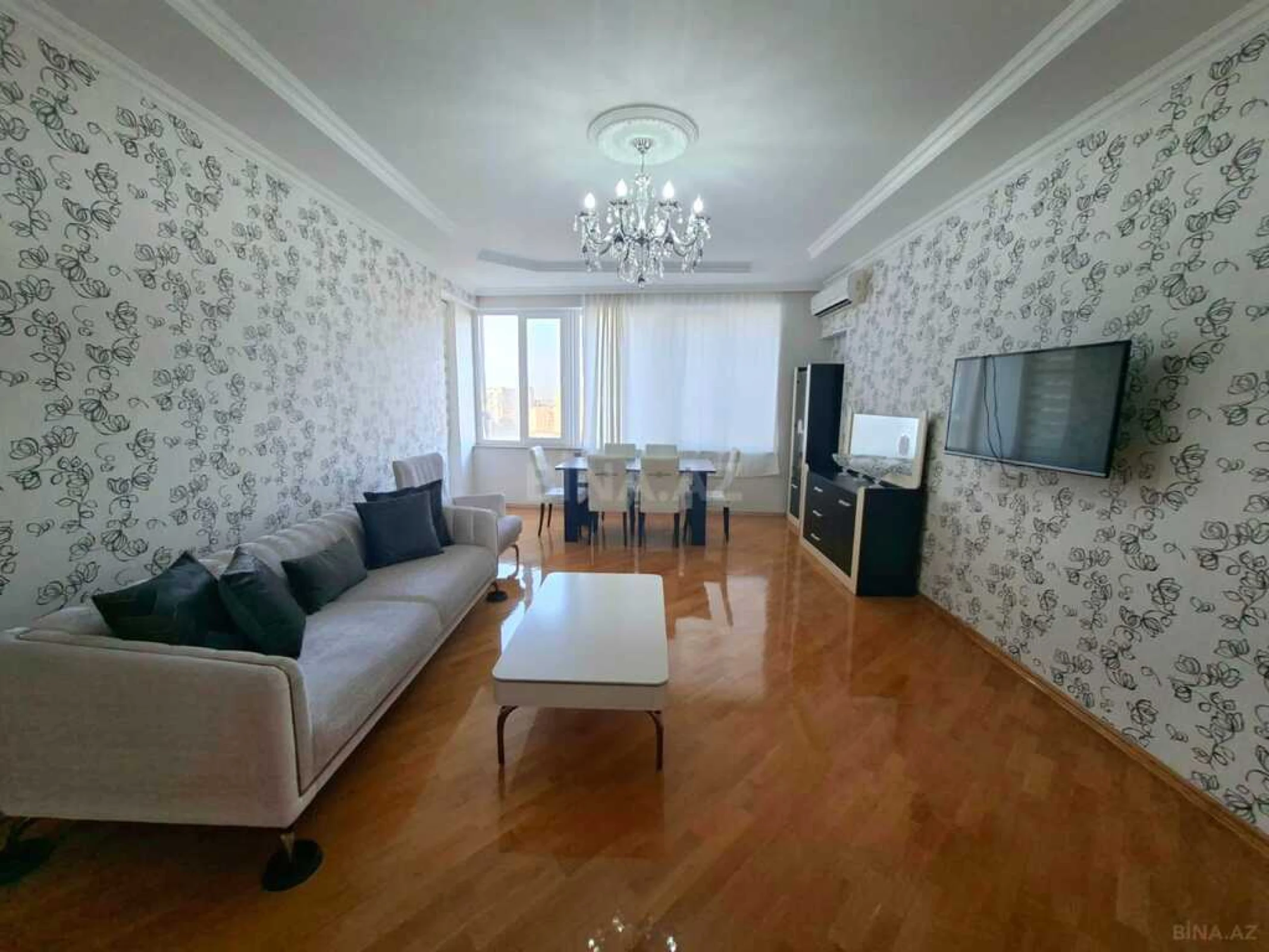 Satılır 3 otaqlı mənzil 122 m²
