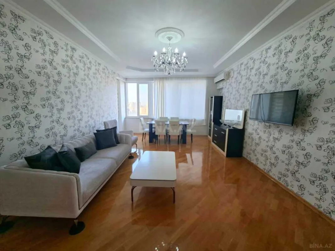 Satılır 3 otaqlı mənzil 122 m²