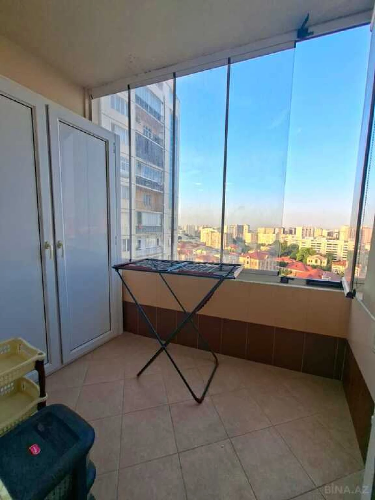Satılır 3 otaqlı mənzil 122 m²