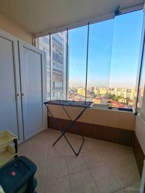 Satılır 3 otaqlı mənzil 122 m²