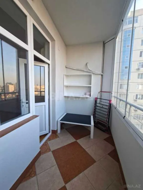 Satılır 3 otaqlı mənzil 122 m²