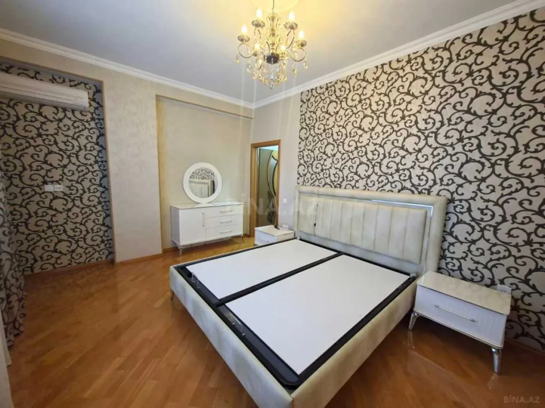 Satılır 3 otaqlı mənzil 122 m²