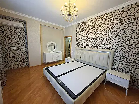 Satılır 3 otaqlı mənzil 122 m²