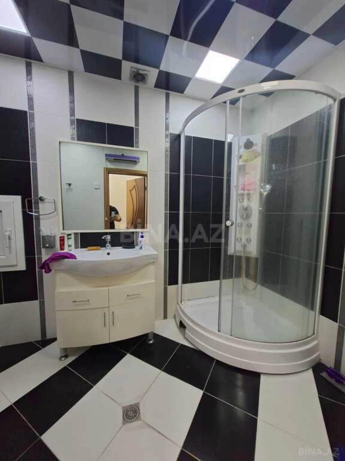 Satılır 3 otaqlı mənzil 122 m²