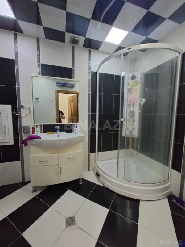 Satılır 3 otaqlı mənzil 122 m²